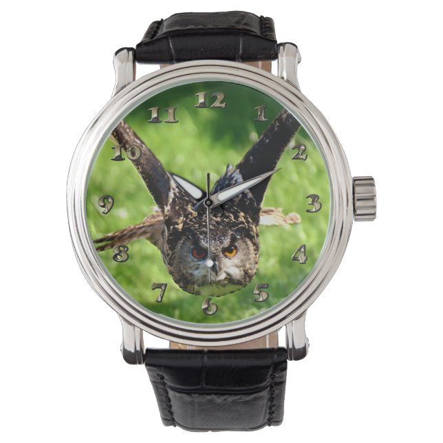 Wild-Adler-Owl im vollen Flug Armbanduhr (Vorderseite)