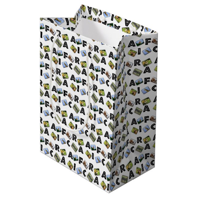 Wild Africa Collage Medium Gift Bag Mittlere Geschenktüte (Rückseite Schrägansicht)