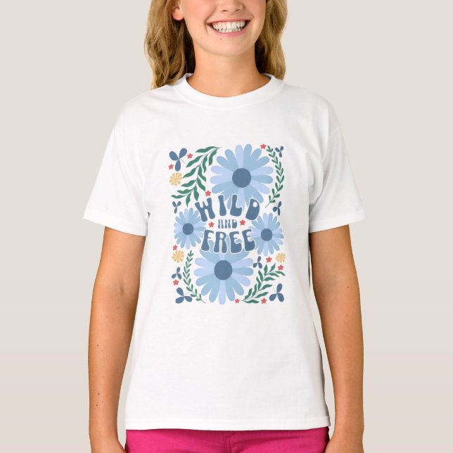 Wild and Free – Blue Floral Tee (Vorderseite)