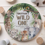 Wild ein Safari Tiere Dschungel Junge 1. Geburtsta Pappteller<br><div class="desc">Feiern Sie mit unserem "Wild One Safari Animals Jungle Boy 1st Birthday Paper Tellers" die erste Sonnenstraße Ihres kleinen Jungen und machen Sie sich eine Touch Abenteuer zu Ihrem Geburtstagsbash. Jeder Teller ist exquisit mit einem zauberhaften Ensemble von Safari-Tieren in Aquarelltönen gestaltet, darunter eine Giraffe, Löwe, Schimpanse, Zebra, Tiger, Marmelade...</div>