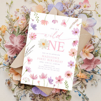 Wild eine rosa Lila Wildblumen zum ersten Geburtst Einladung