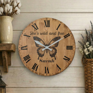 Wild & Free Wall Clock | Custom Name Gift Große Wanduhr