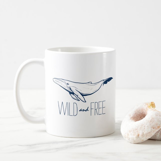 Wild & Free Whale Navy Blue Beach Ocean Kaffeetasse (Mit Donut)