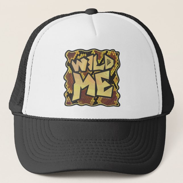 Wild Me Snake Brown and Gold Print Truckerkappe (Vorderseite)