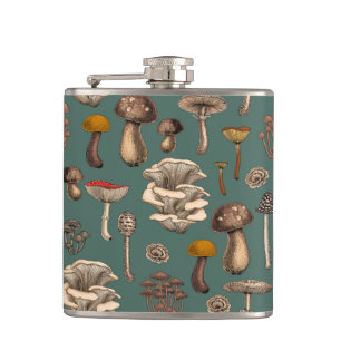 Wild Mushrooms on pine green Flachmann