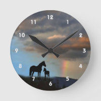 Wild Mustang Mare und Foal-Silhouette mit Regenbog