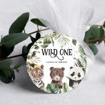 Wild One 1st Birthday | King of Things Crown Runder Aufkleber<br><div class="desc">Stick a finishing touch on your correspondence or gift wrapping. These stickers are perfect for use on party favor bags, goody bags, containers, envelope seals, party décor and more. A Wild One Birthday is a popular first birthday party theme. Tropical jungle foliage accented with gold brings this theme to life!...</div>