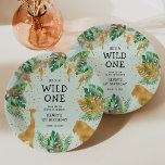 Wild One Jungle Safari 1. Geburtstag Party Grün Pappteller<br><div class="desc">Feiern Sie den ersten Geburtstag Ihres kleinen wilden Jungle Safari-Tellers mit Goldfolien-Tieren (Giraffe,  Löwen und Affen),  Gold und grünem Dschungelblättern und einer Sprinklerei Goldkonfetti. Fügen Sie den Namen Ihres Kindes und anderen benutzerdefinierten Text in schwarz auf einem hellgrünen Hintergrund hinzu.</div>