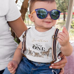 Wild One Safari Erster Geburtstag Baby T-shirt<br><div class="desc">Wild ein 1. Geburtstag T - Shirt mit niedlichen Aquarellsafari-Tieren (Giraffe,  Elefant,  Löwe,  Zebra,  Leopard,  Affe,  Bienenfresser),  und das Sprichwort "Kinder ist ein wilder".</div>