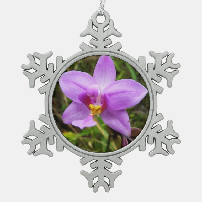 Wild Orchid Lila tropische Blume Schneeflocken Zinn-Ornament (Vorderseite)