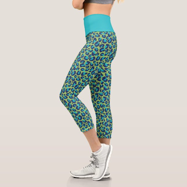 Wild Safari Green und Aquamarin Leopard Print Capri Leggings (Links)