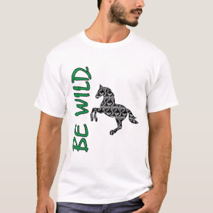 Wild sein – Starkes dekoratives Pferdedesign inspi T-Shirt