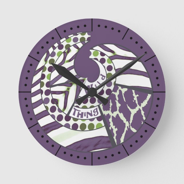 Wild Thing Purple Animal Print Numbered Runde Wanduhr (Vorderseite)
