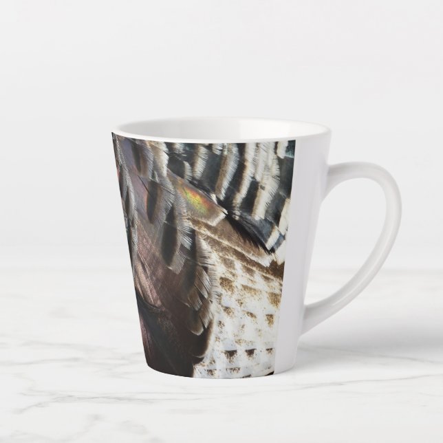 Wild Turkey Feathers I Abstrakt Nature Design Milchtasse (Rechts)