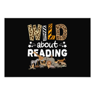 Wild über das Lesen von Büchern und Bücherwurm Fotodruck