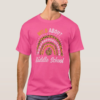Wild über Mittelschullehrer Rainbow Vintag T-Shirt