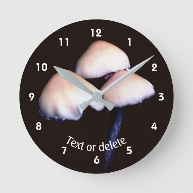 Wild Woodland Mushrooms Nature Personalized  Runde Wanduhr (Vorderseite)