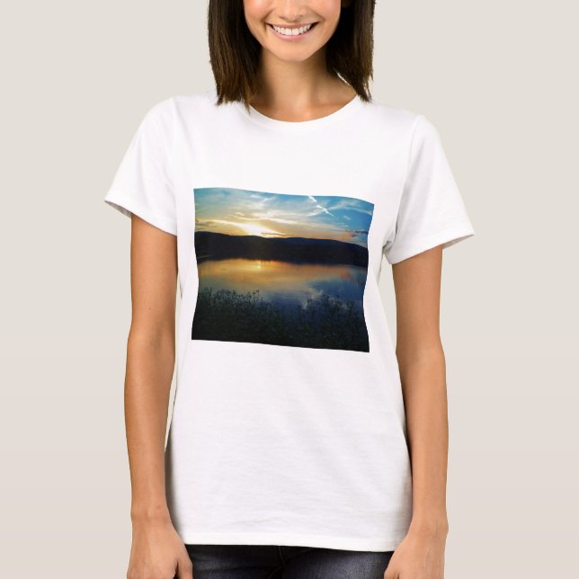 Wildblume, Blauer Sonnenuntergang T-Shirt (Vorderseite)
