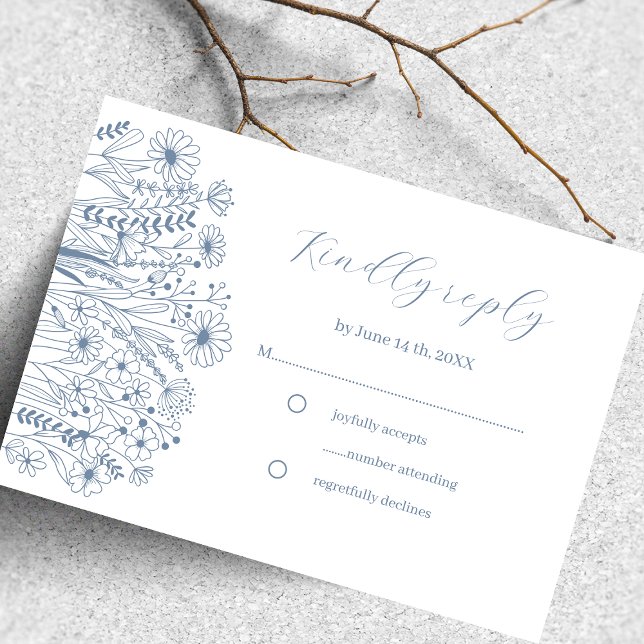 Wildblume Elegant Boho Dusty Blue Wedding RSVP Karte (Von Creator hochgeladen)