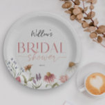 Wildblume Field Boho Brautparty Decor Pappteller<br><div class="desc">Dieses Design besticht durch ein zartes Kreidegewölbe aus handgemalten Wildblumen und Grünpflanzen sowie durch eine gelungene Kombination aus modernen und rustikalen Schriftart. Sehen Sie sich die gesamte Kollektion an,  um mehr passende Artikel zu finden!</div>