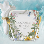 Wildblume Flora und Fauna Brautparty Pappteller<br><div class="desc">Moderne, Vintage Design Brautparty Papier Party Dekoration mit leichten und luftigen Wildblumen, Blatt Grün, eine Libelle, Schmetterling und Bienen machen ein reizvolles Frühjahr, Sommer-oder Herbst-Ereignis. Diese Collage wurde grafisch aus vielen verschiedenen antiken Illustrationen des international anerkannten Künstlers und Designers Audrey Jeanne Roberts erstellt. Das Vintage botanische Kunstwerk, mit dem diese...</div>