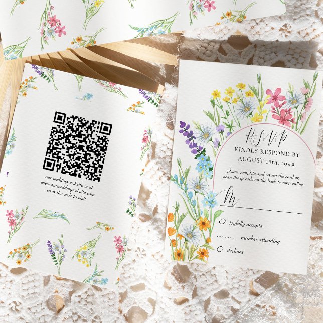 Wildblume Meadow Arch Wedding QR Code RSVP Karte (RSVP card with traditional form and online rsvp QR code - Wildflower Meadow collection)