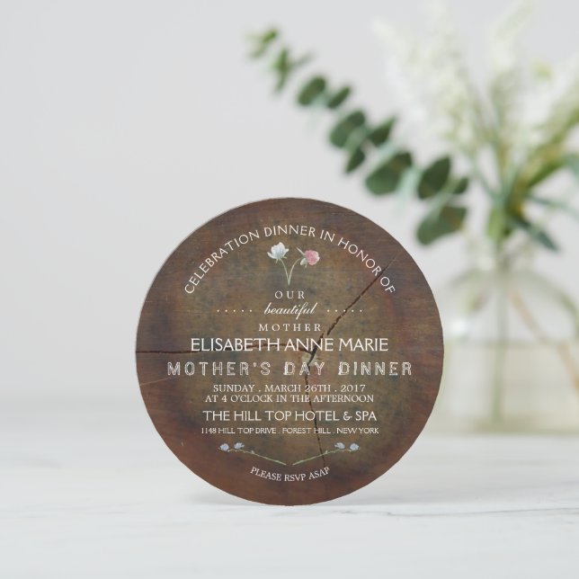 Wildblume Oak Wood Mother Day Dinner Einladung (Stehend Vorderseite)