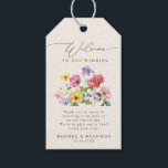 Wildblume Rustic Chic Floral Boho Country Wedding Geschenkanhänger<br><div class="desc">Feiern Sie Ihre Liebe mit diesem eleganten, blumengeschenkten Geschenktag mit einem charmanten Aquarell-Wild-Blume-Design und einer modernen Kalligraphie-Schrift. Dieses Design ist perfekt für eine Gartenhochzeit, eine Feier im Freien oder eine rustikale Boho-Feier geeignet und verbindet wunderschöne Blumenelemente mit zeitloser Eleganz. Ideal für Hochzeiten im Sommer oder Frühling, das lebendige botanische Kunstwerk...</div>