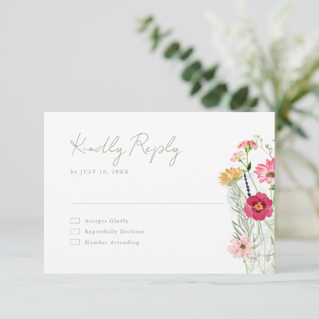 Wildblume Rustikaler Garten Hochzeit RSVP Karte (Stehend Vorderseite)