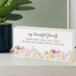 Wildblume Schöne Familie mit Namen Holzkisten Schild<br><div class="desc">Hübsche Wildblume Holzkastenschild personalisiert mit Ihrem eigenen Text, wie "meine schöne Familie" und die Vornamen Ihrer Kinder, Schwiegereltern und/oder Enkel. Das Design zeichnet sich durch die Aquarellfarben zarte wilde Blume in rosa Orange und Gelb aus. Sie ist mit lässiger moderner Schrift und kluger Typografie versehen. Sie können den Schriftart oder...</div>