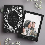 Wildblume Silhouette Hochzeit Schwarz-Weiß-Foto Save The Date<br><div class="desc">Diese elegante Hochzeitseinladung Save the Date die Silhouette der Wildblumen als ovaler Rahmen mit einem Foto auf der Rückseite. Für eine weiter gehende Anpassung dieses Designs klicken Sie bitte auf den BUTTON BLAU DESIGN TOOL oben! Matching-Elemente sind ebenfalls verfügbar.</div>