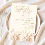 Wildblumen 50. Geburtstag Einladung<br><div class="desc">Eine elegante Einladung zum 50. Geburtstag. Cremefarbener Hintergrund mit ockerfarbenen Wildblumen in Beige, Rosa und staubgrünem Grün. 50 ist mit einem großen handgeschriebenen Stil-Skript geschrieben.</div>