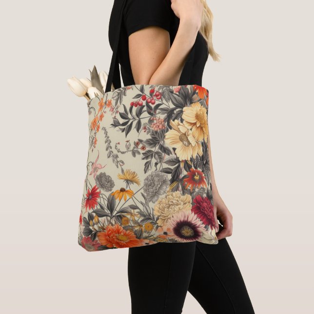 Wildblumen auf Beige Tasche (Von Nahem)