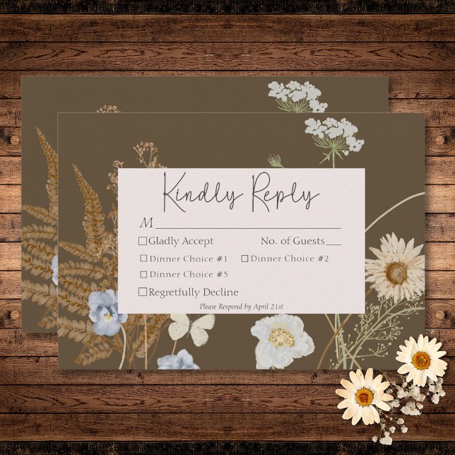 Wildblumen auf Braun Hochzeit drei Abendessen RSVP Karte (Wildflowers on Brown Wedding Three Dinner RSVP Card)