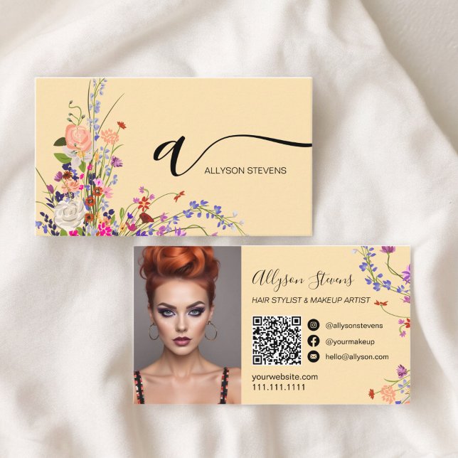 Wildblumen Chic Haar Make-up Foto Initial qr Code Visitenkarte (Wildflowers chic hair makeup photo initial qr code business card on peach)
