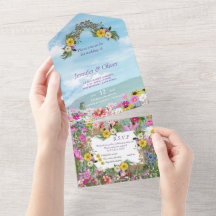 Wildblumen gegen einen blauen Himmel