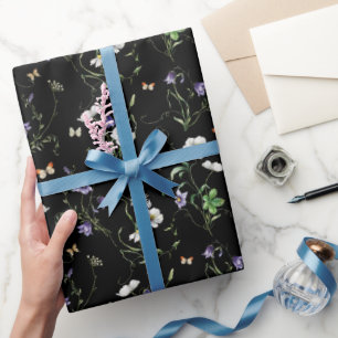 Wildblumen und Schmetterlinge auf Schwarz Geschenkpapier