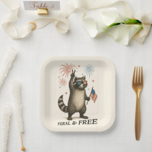 Wilde, aber freie Feuerwerke Wilde Raccoon 4. Juli Pappteller