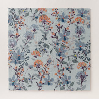 Wilde Blume auf blau, botanisch.