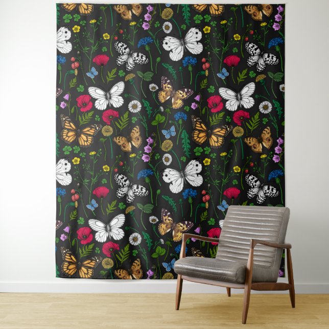 Wilde Blume und Schmetterlinge auf schwarz Wandteppich (Beispiel)