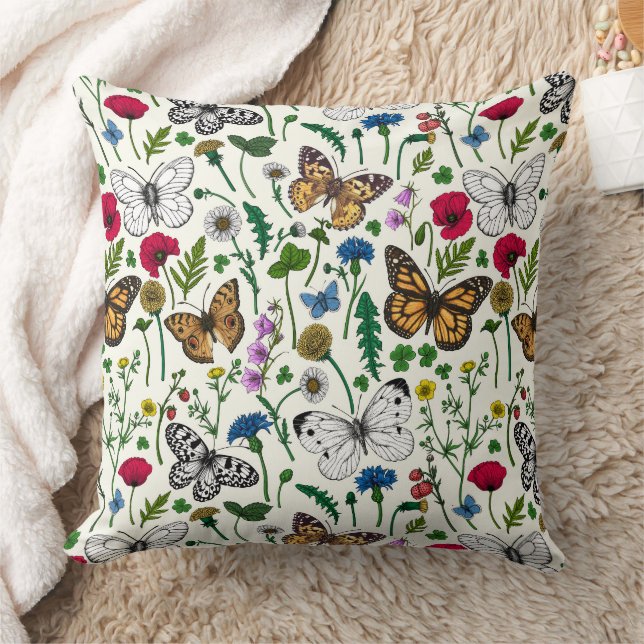Wilde Blume und Schmetterlinge auf Weiß Kissen (Decke)