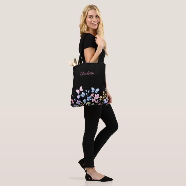 Wilde Blume und Schmetterlinge Tasche (Am Model)