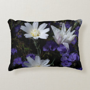 Wilde Chicorée- und Phacelia-Blumen Dekokissen