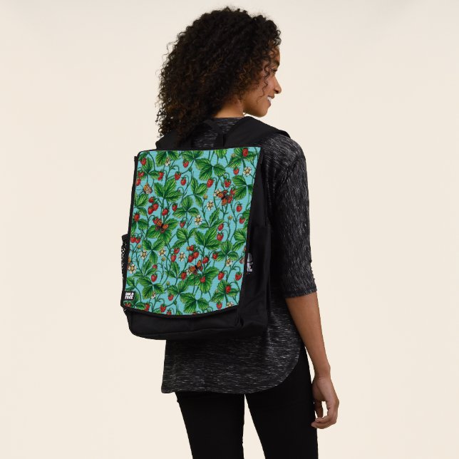 Wilde Erdbeeren in Poolblau Rucksack (Ausgewaschen)