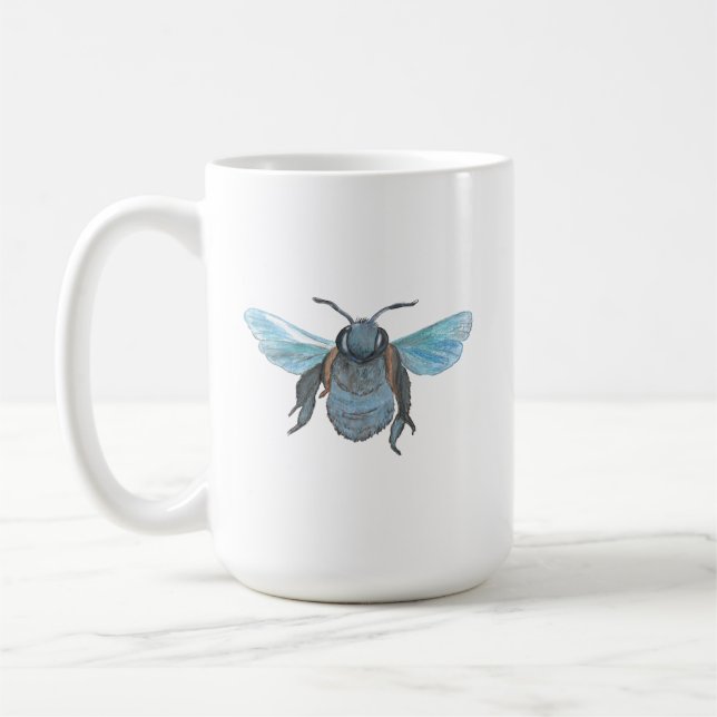 Wilde Holzbiene fliegt Kaffeetasse (Links)