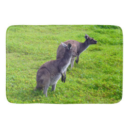 Wilde Kangaroos, große Speicherschaummatte Badematte