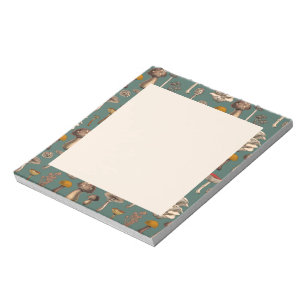 Wilde Pilze auf Pine-Green-Notebook Notizblock