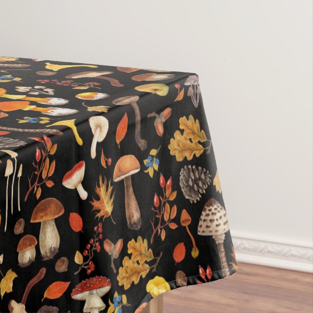 Wilde Pilze auf schwarz Tischdecke (Beispiel)