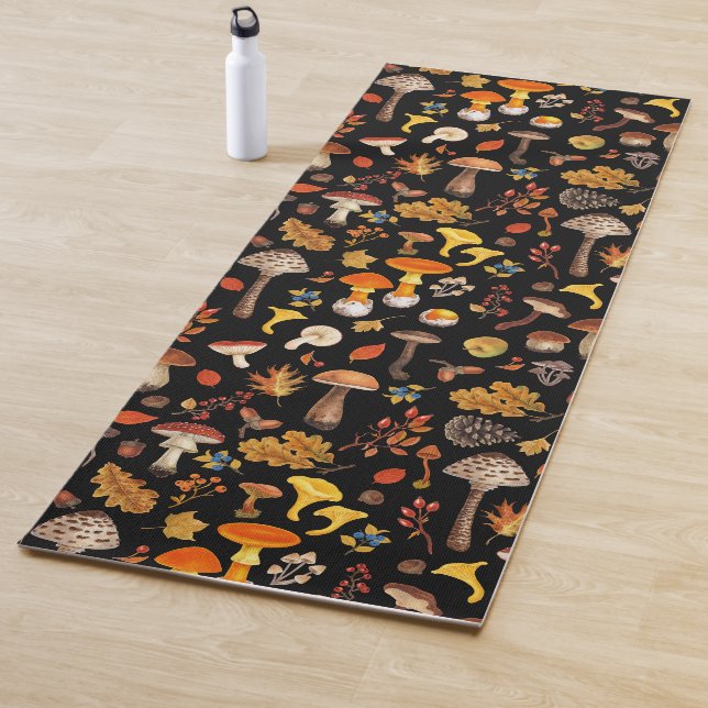 Wilde Pilze auf schwarz Yogamatte (Beispiel)
