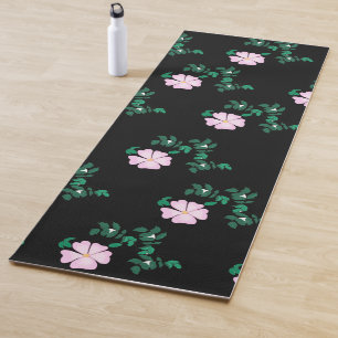Wilde Rose - Blumenmuster auf schwarzem Hintergrun Yogamatte